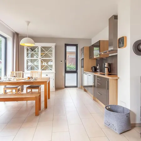 Holiday home Strandhaus Wolkenlos Sellin (Rugen)